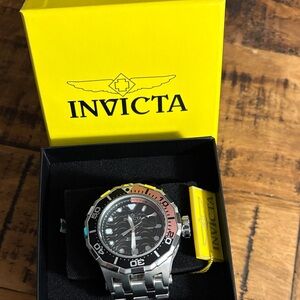 Invicta Men's Watch with Multicolor Bezel invicta Pro Diver Miami edition Messi.